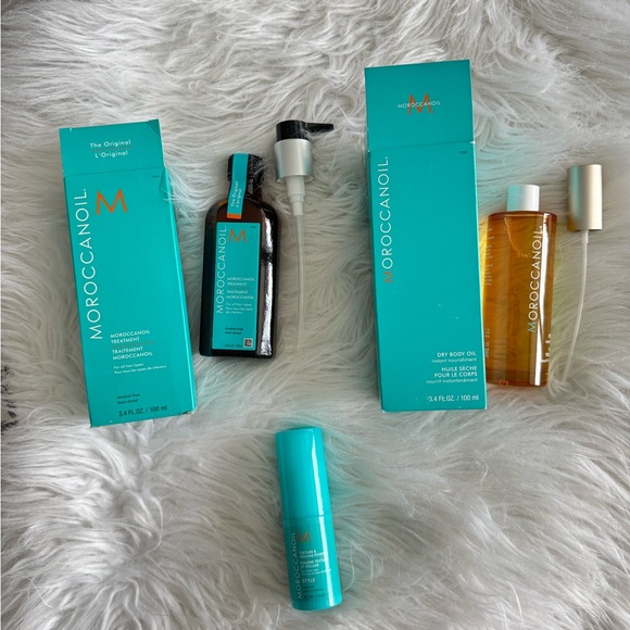MoroccanOil bundle full size treatment, body oil and texture and volume powder - Picture 1 of 4